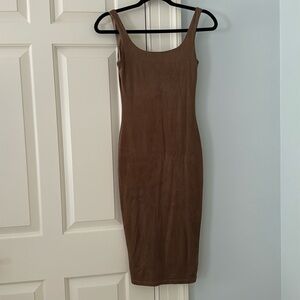 Lulu’s brown suade midi form-fitting dress